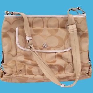 EUC Coach Signature C Kyra Daisy Canvas File Crossbody Bag w/Hang Tag